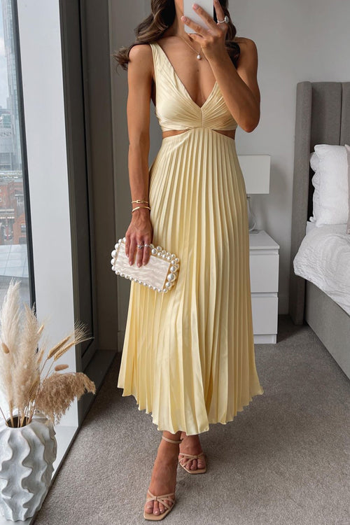 Cassandra - Attractive Sleeveless Dress